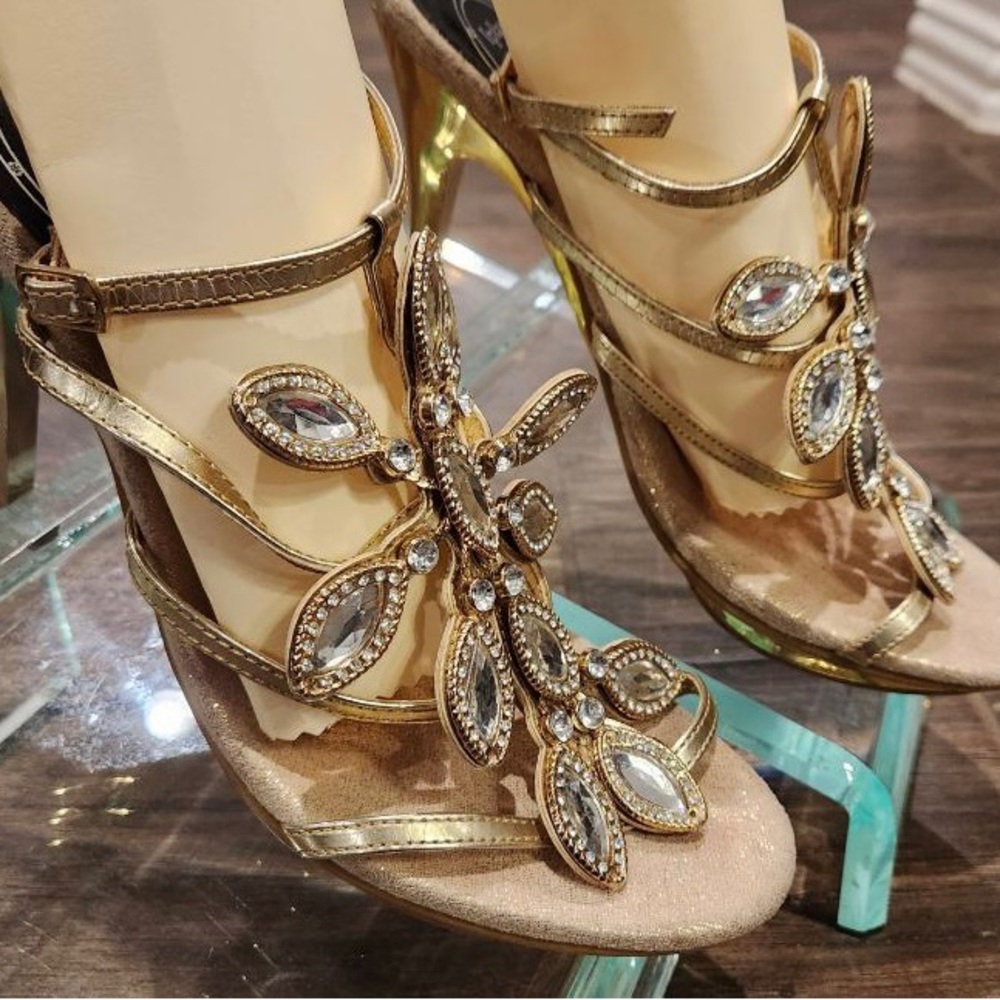 👠 Gold and Rhinestone High Heel Sandal
